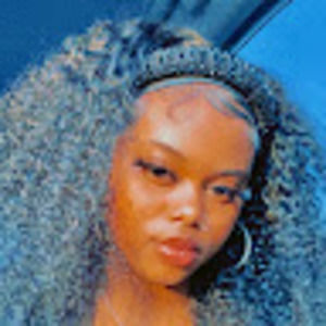 Meet your Posher, Monae